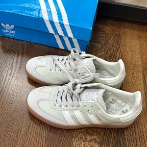 OG Adidas Samba sneakers. Color aluminum, white, beige. Great neutral.